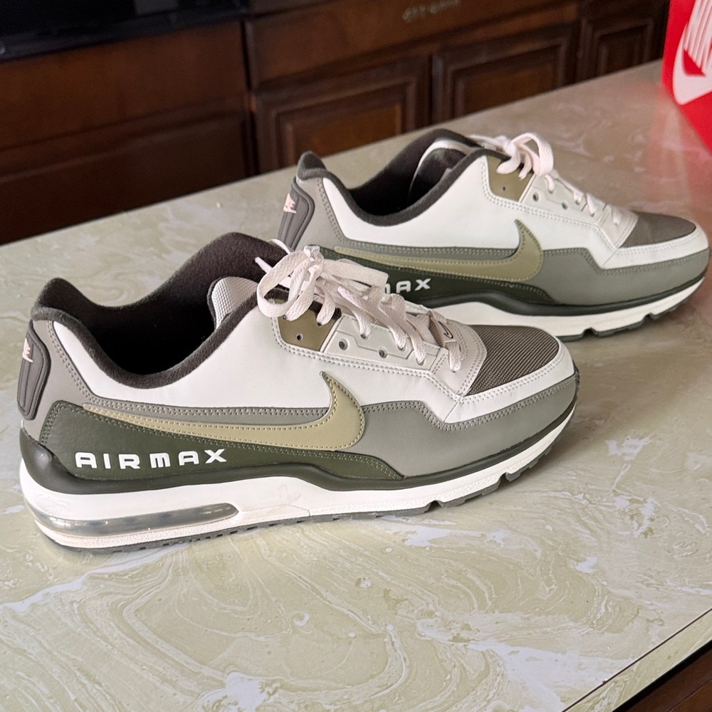 Nike Air Max Men's Sneakers - White and Olive